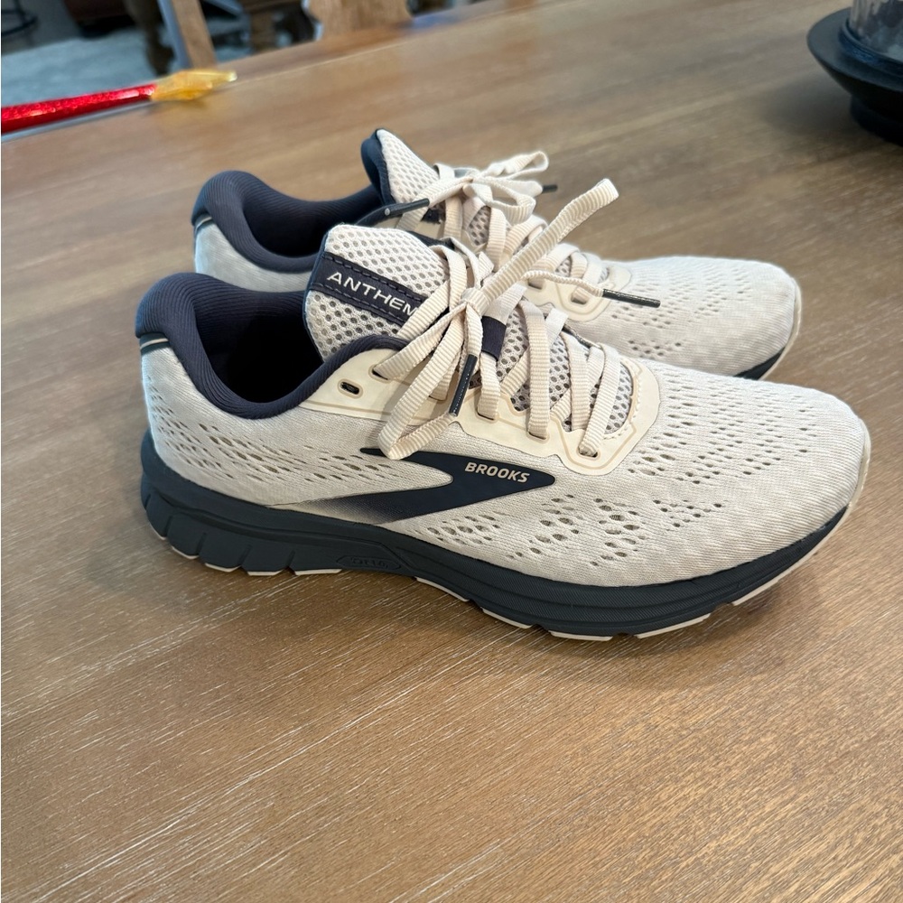 Brooks Women’s Anthem 4 Running Shoes